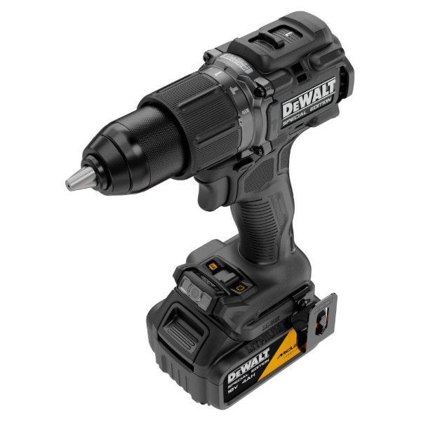 Фото - Дрель-шуруповерт DeWALT DCD86MM2KT